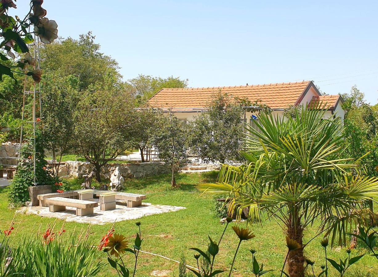 Apartments Minex Τρέμπινιε Εξωτερικό φωτογραφία